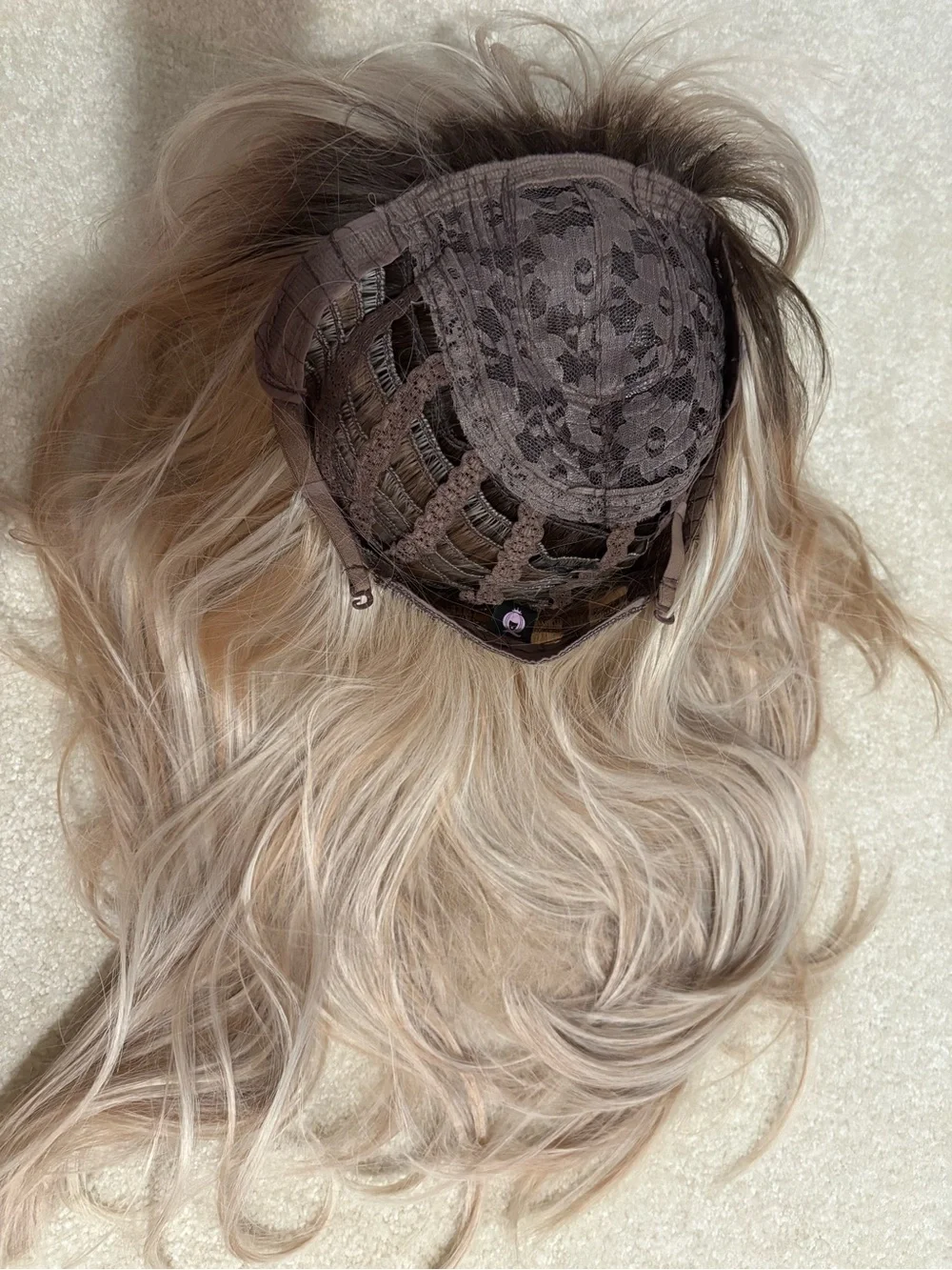 Layered Ombre Blonde Women's Wig - Natural Ash Blonde to Light Blonde